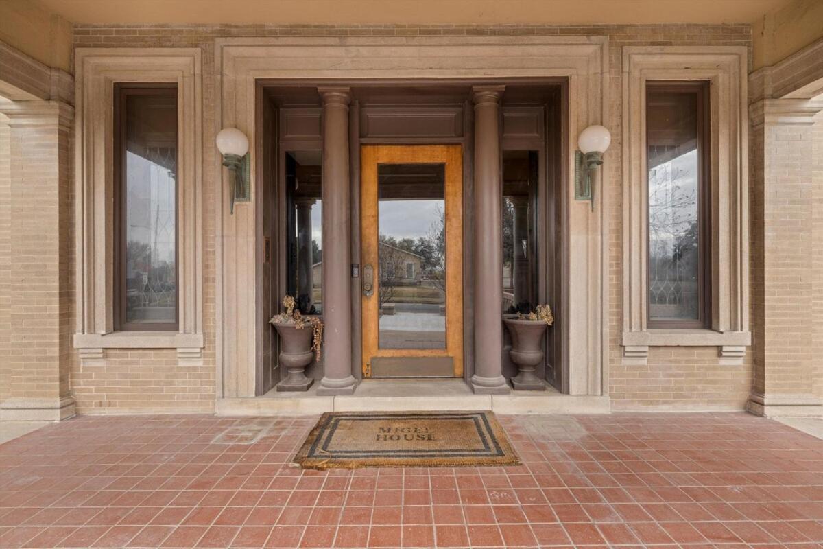 Вилла Historic Migel House In Downtown Уэйко Экстерьер фото
